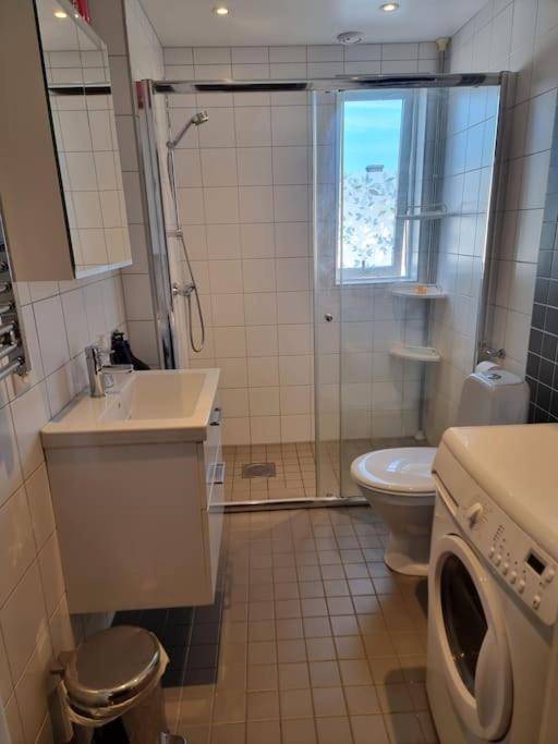 Trevlig Laegenhet Naera Stroemstad Centrum Zewnętrze zdjęcie